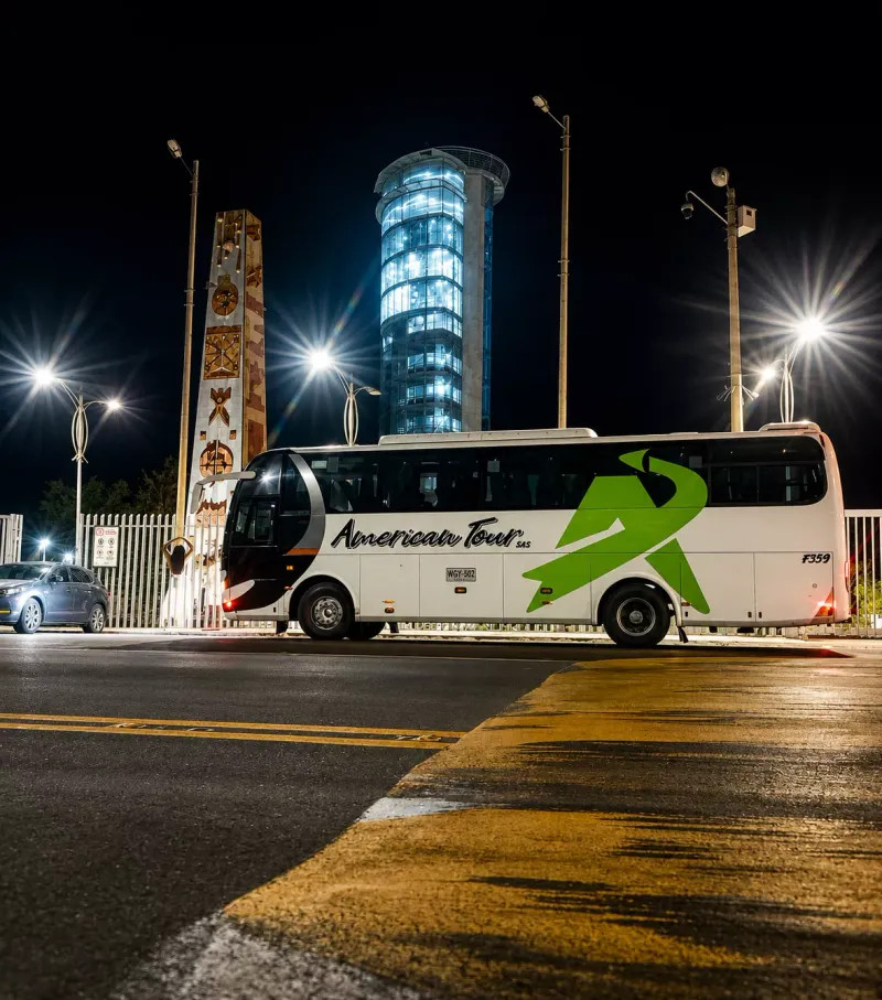 Bus American Tour de noche